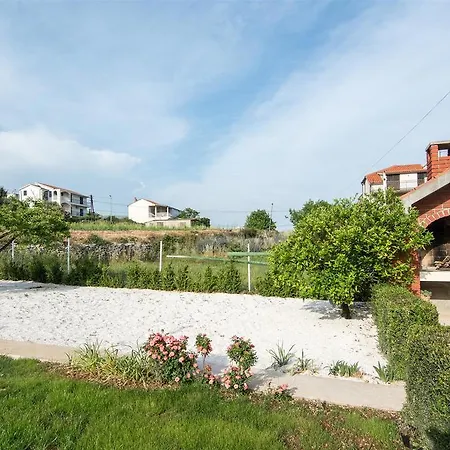 Apartment Iva Donji Seget